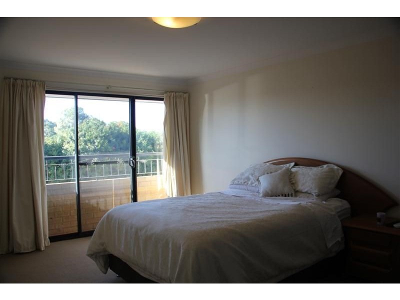 28B Pearl Road, Cloverdale WA 6105