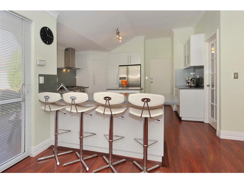 9 Boyd Close, South Guildford WA 6055