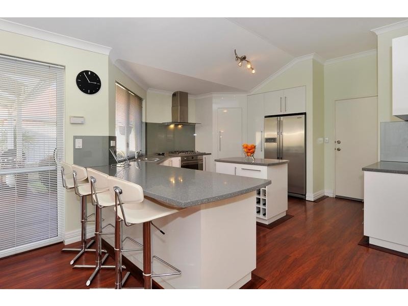 9 Boyd Close, South Guildford WA 6055