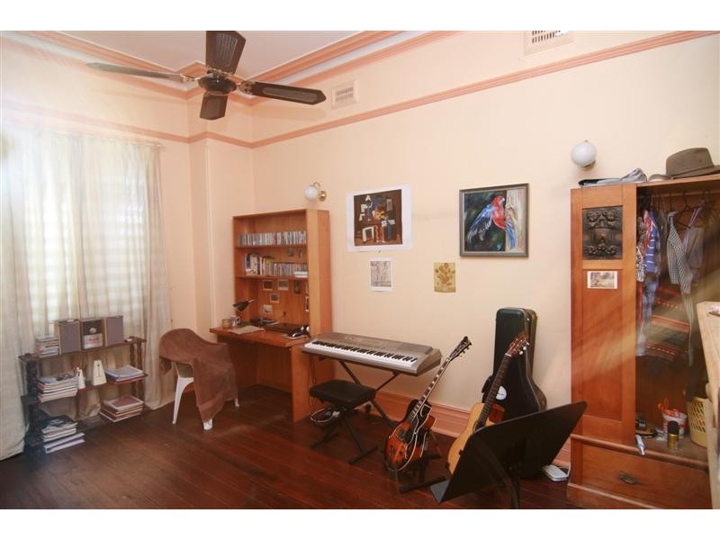 140 Railway Parade, Bayswater WA 6053