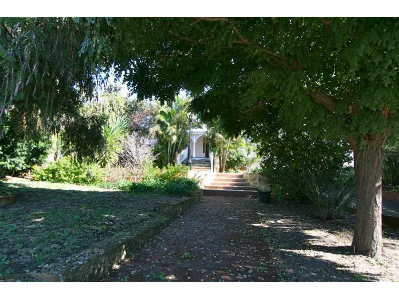 10 Anzac Street, Bayswater WA 6053