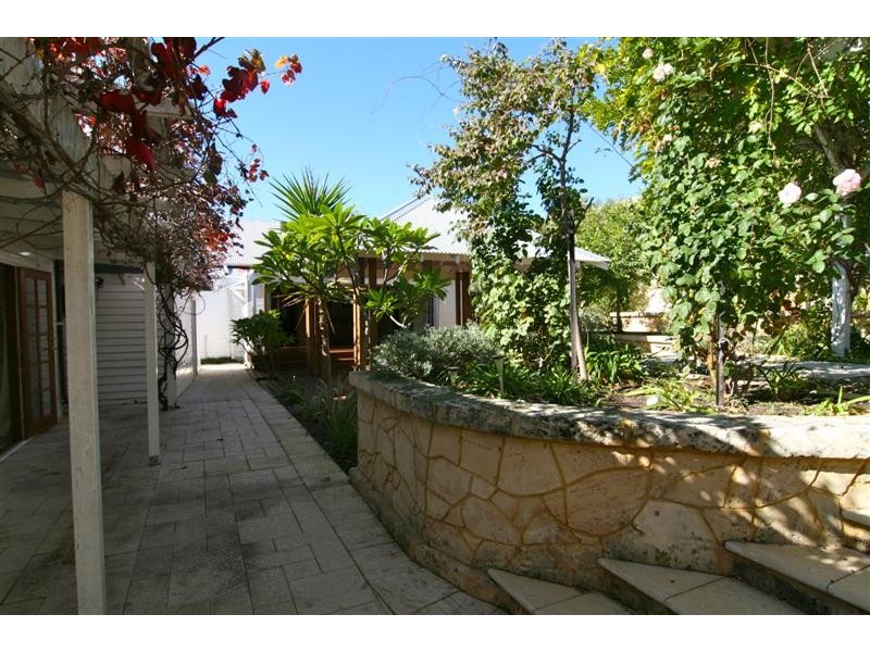 10 Anzac Street, Bayswater WA 6053