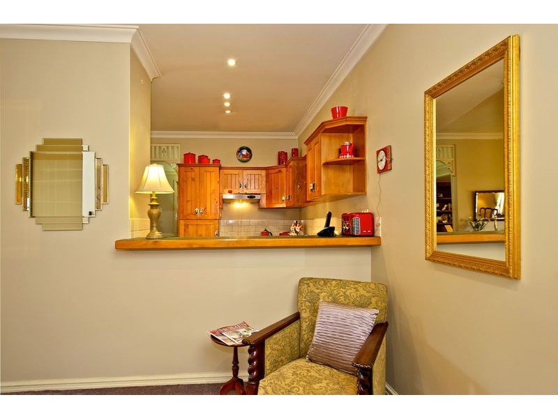 9 River Bank Boulevard, South Guildford WA 6055