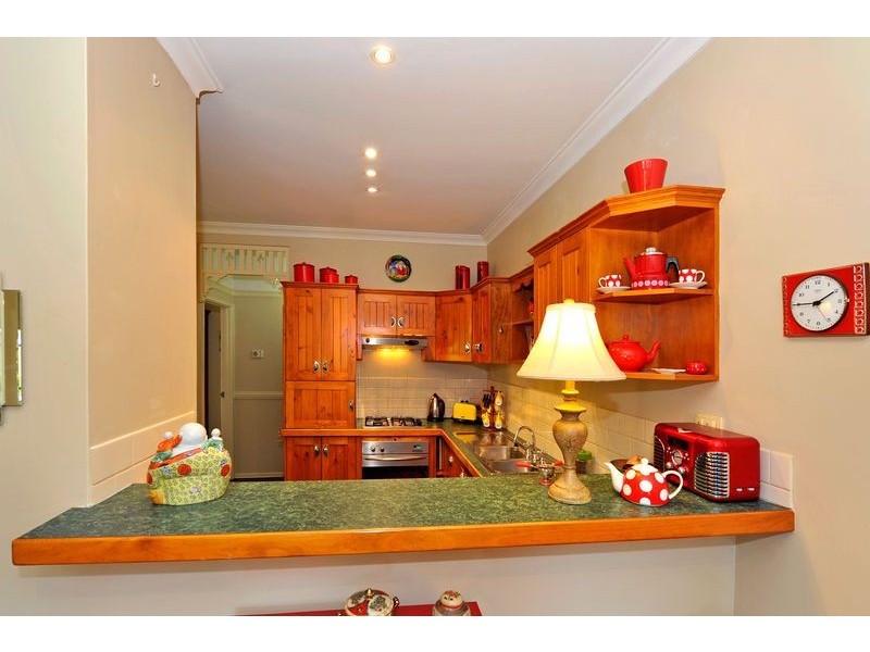 9 River Bank Boulevard, South Guildford WA 6055