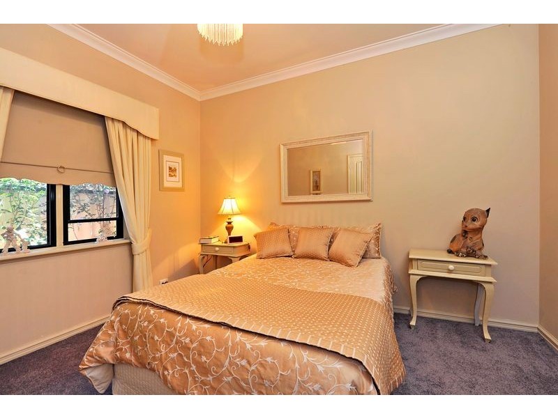 9 River Bank Boulevard, South Guildford WA 6055