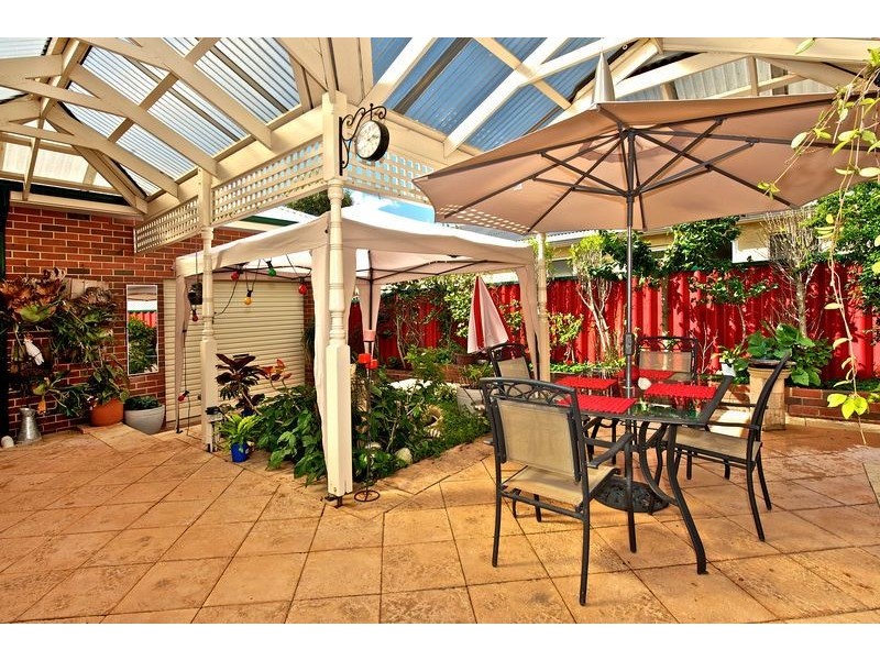 9 River Bank Boulevard, South Guildford WA 6055