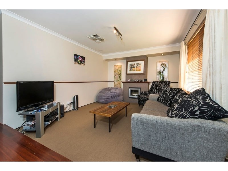 8 Janeville Place, South Guildford WA 6055