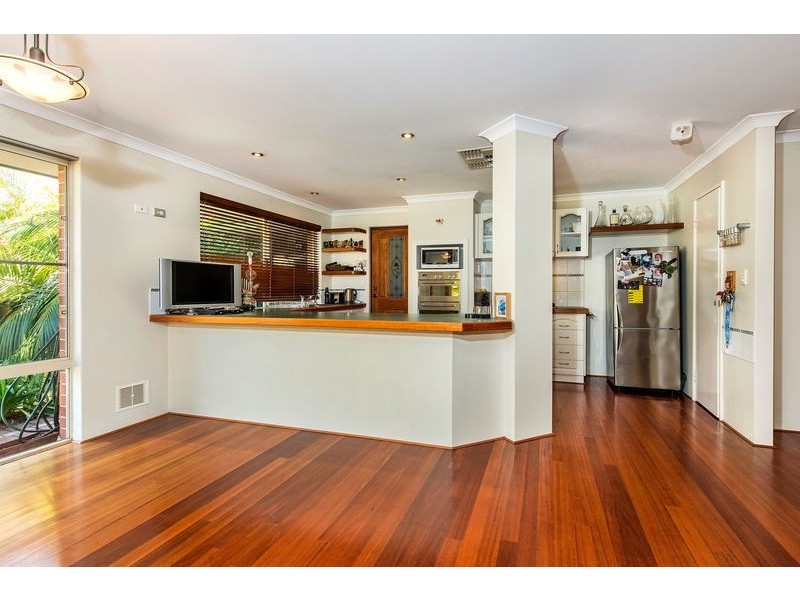 8 Janeville Place, South Guildford WA 6055