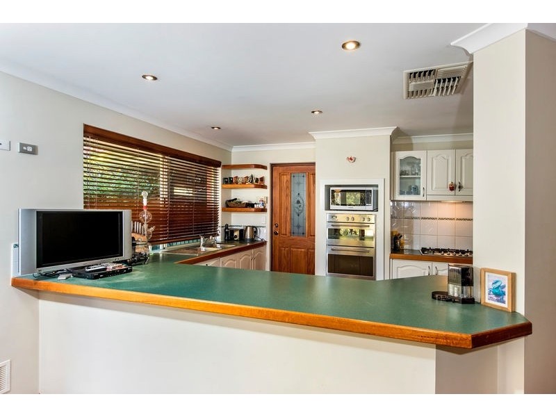 8 Janeville Place, South Guildford WA 6055