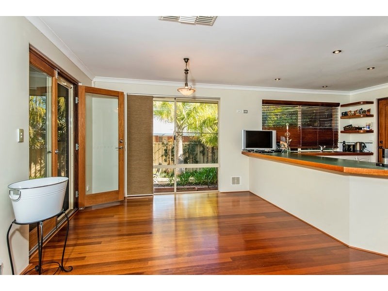 8 Janeville Place, South Guildford WA 6055