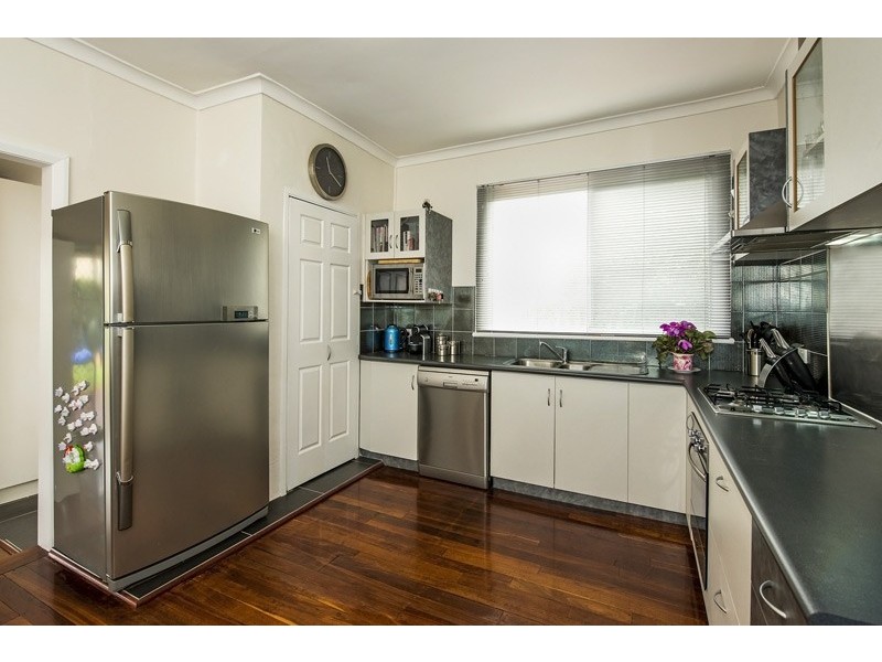 17 Avenell Road, Bayswater WA 6053