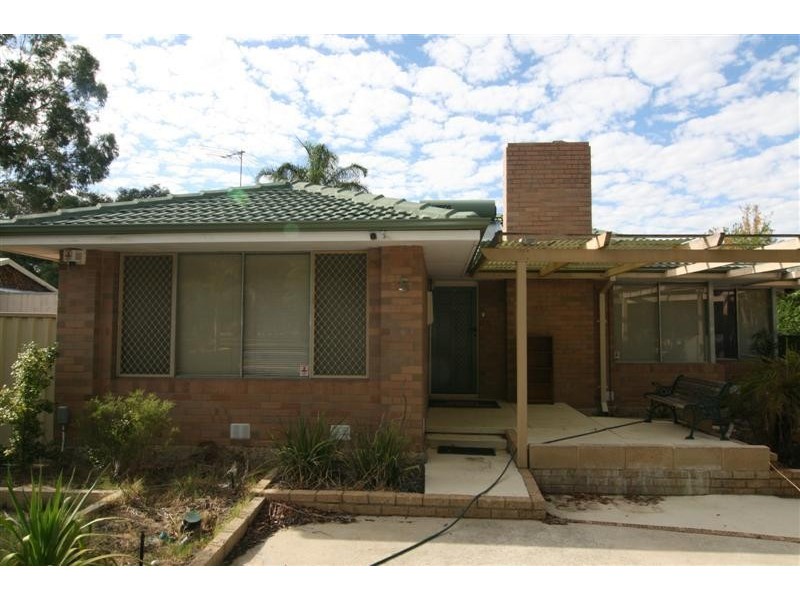 5 Harewood Street, Forrestfield WA 6058