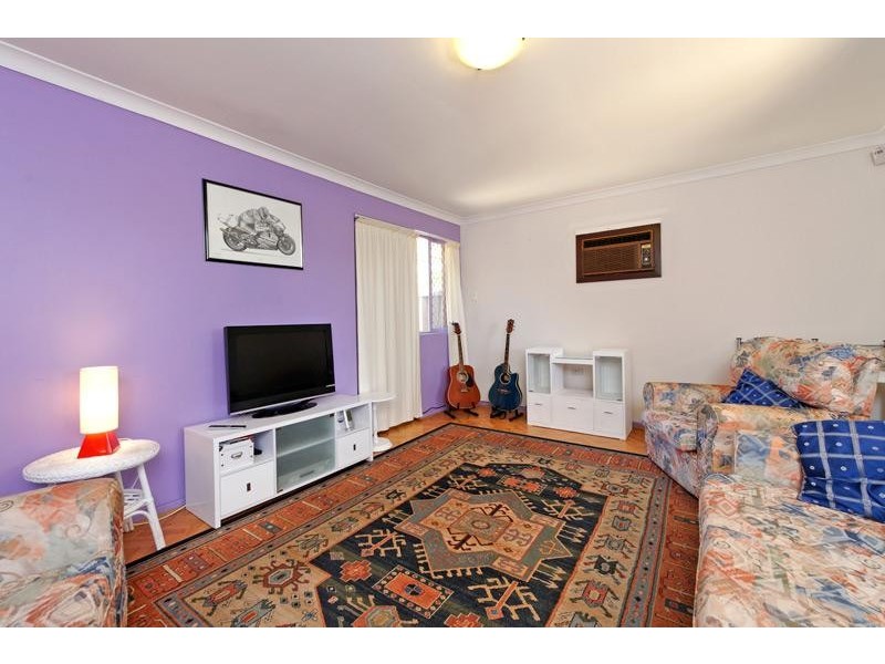 33 Hadleigh Way, Girrawheen WA 6064