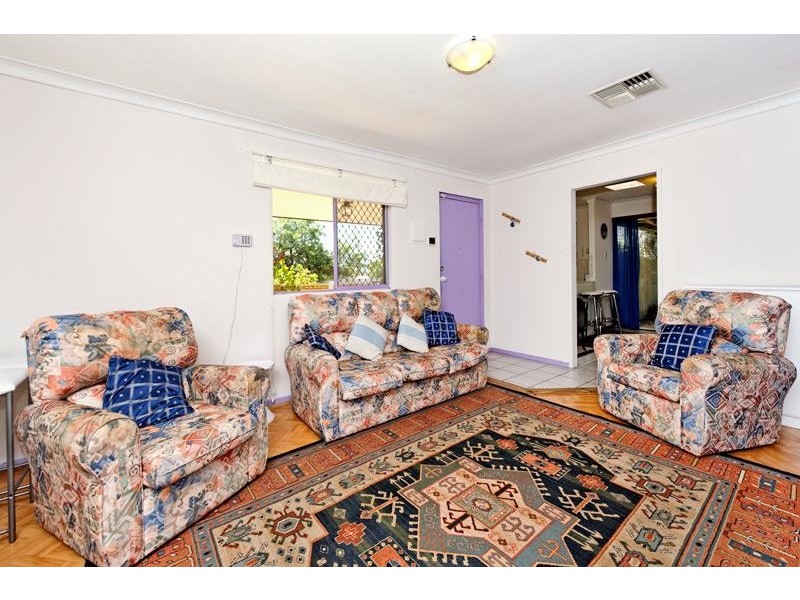 33 Hadleigh Way, Girrawheen WA 6064