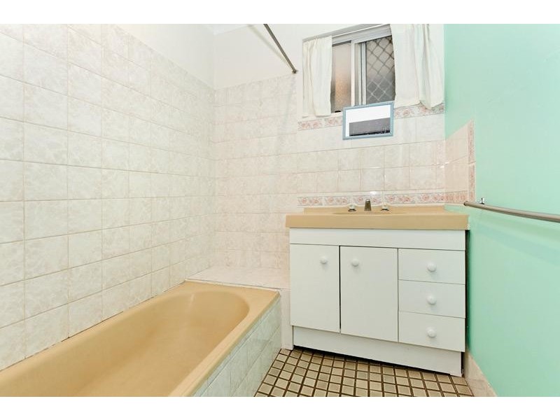 33 Hadleigh Way, Girrawheen WA 6064