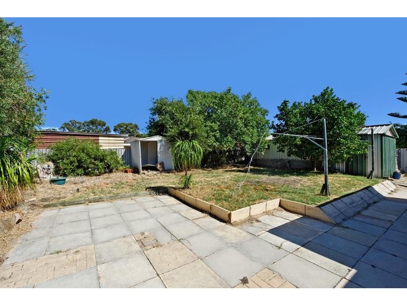 33 Hadleigh Way, Girrawheen WA 6064