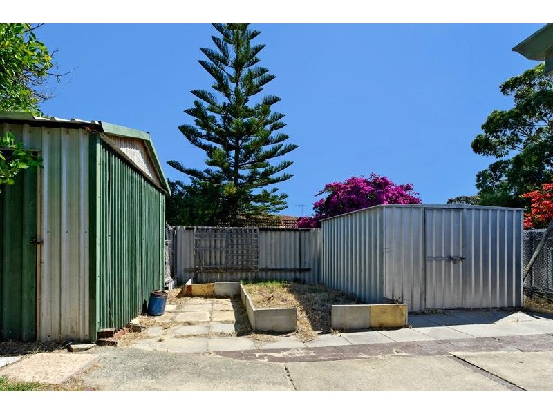 33 Hadleigh Way, Girrawheen WA 6064