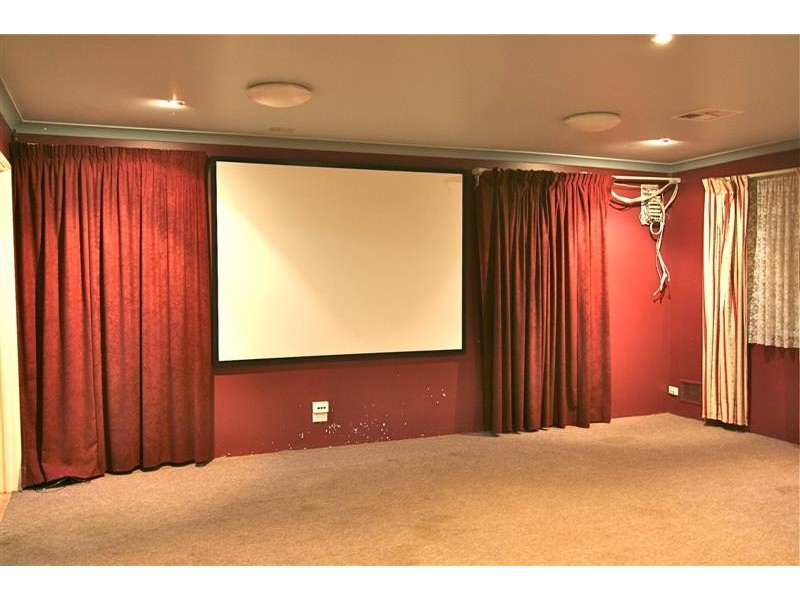 6 Blue Gum Place, Midvale WA 6056