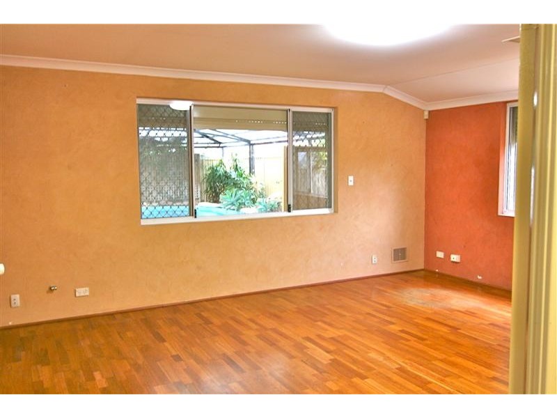 6 Blue Gum Place, Midvale WA 6056