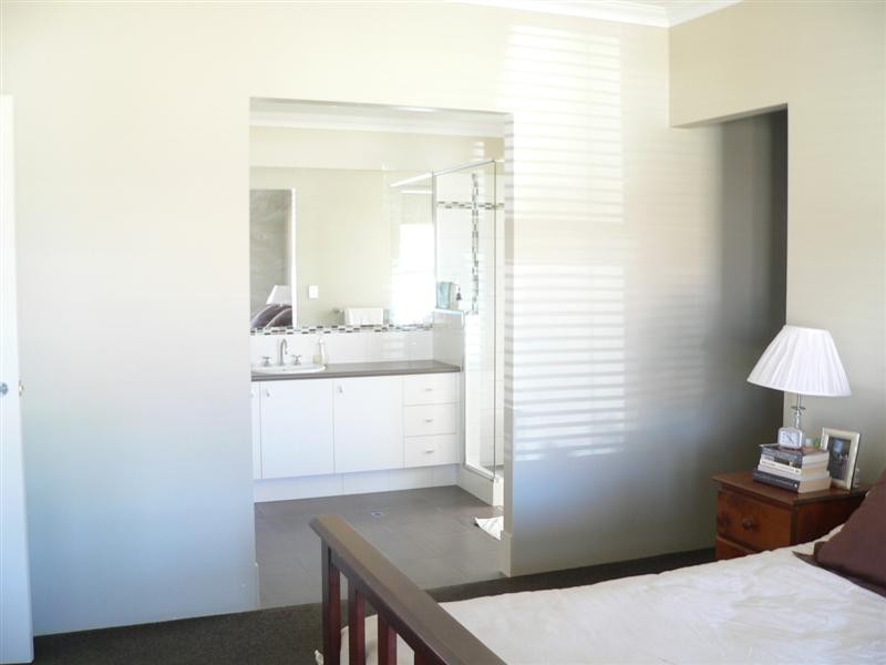 10 Tauman Loop, Guildford WA 6055