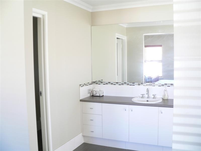 10 Tauman Loop, Guildford WA 6055