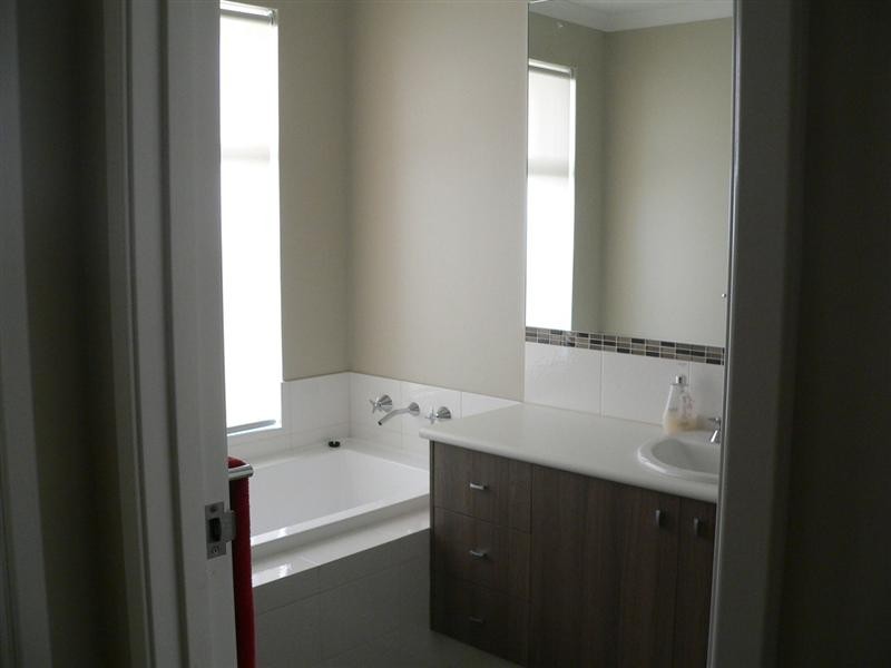 10 Tauman Loop, Guildford WA 6055