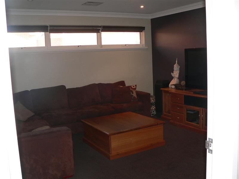 10 Tauman Loop, Guildford WA 6055