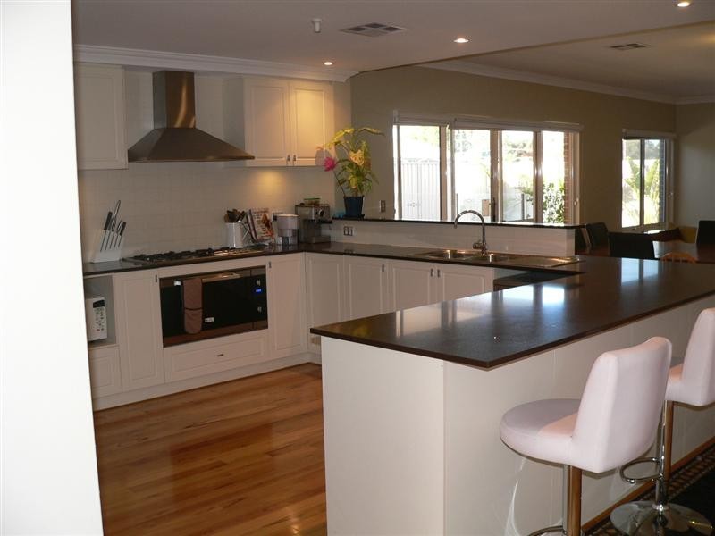 10 Tauman Loop, Guildford WA 6055