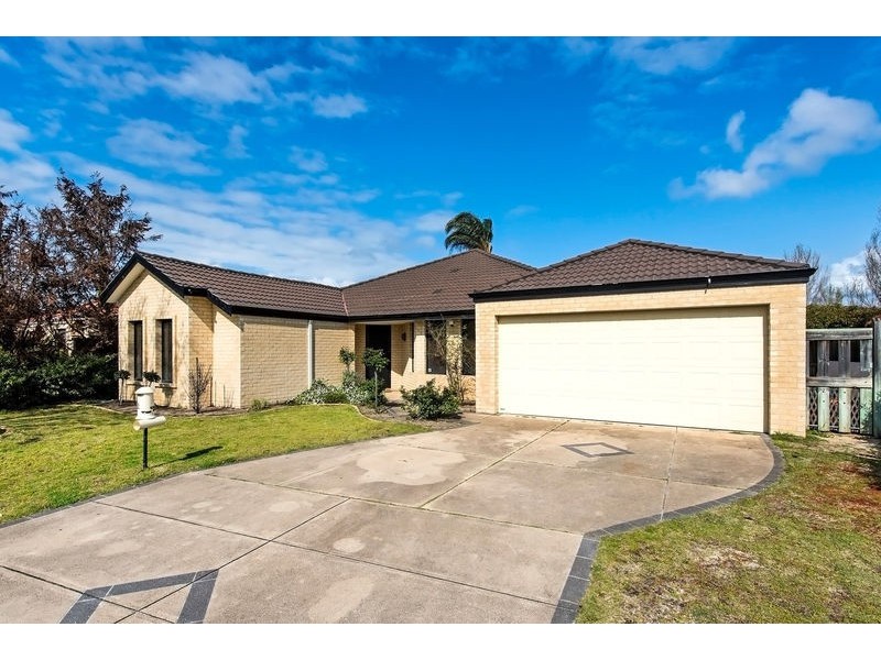 2 Messina Grove, Ellenbrook WA 6069