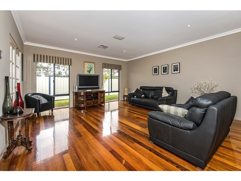44 Babington Crescent, Bayswater WA 6053