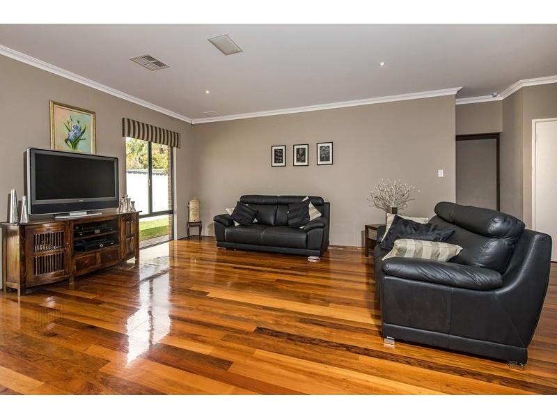44 Babington Crescent, Bayswater WA 6053