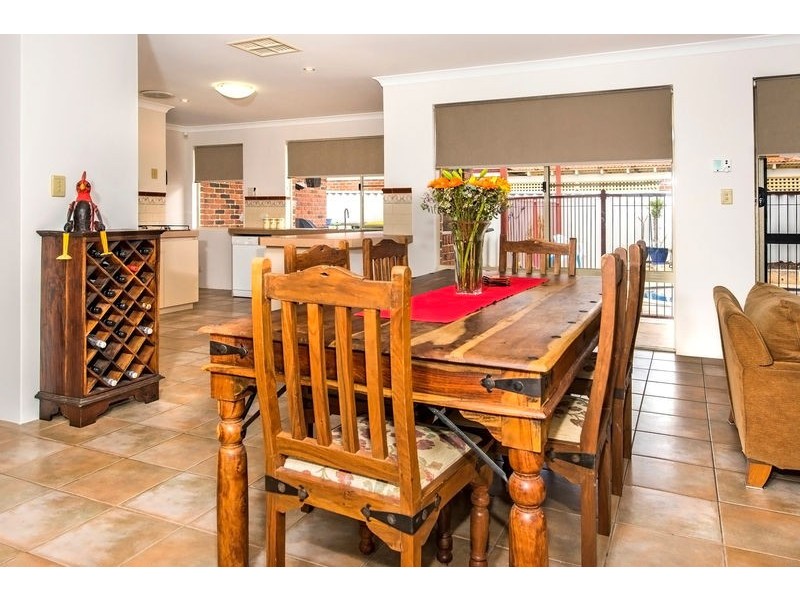 8 Crowther Street, Bayswater WA 6053