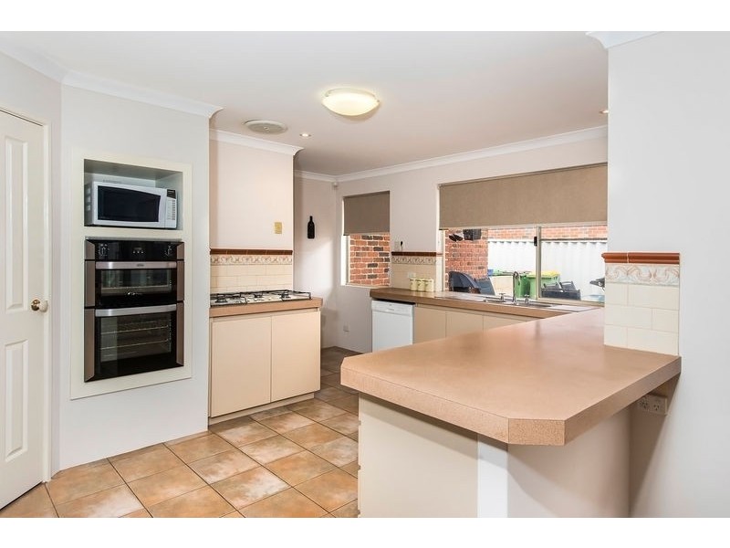 8 Crowther Street, Bayswater WA 6053