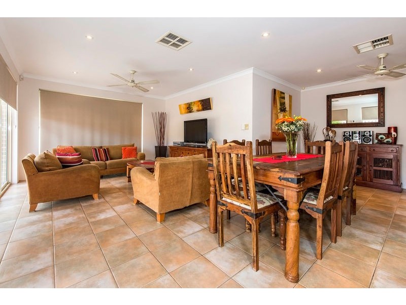 8 Crowther Street, Bayswater WA 6053