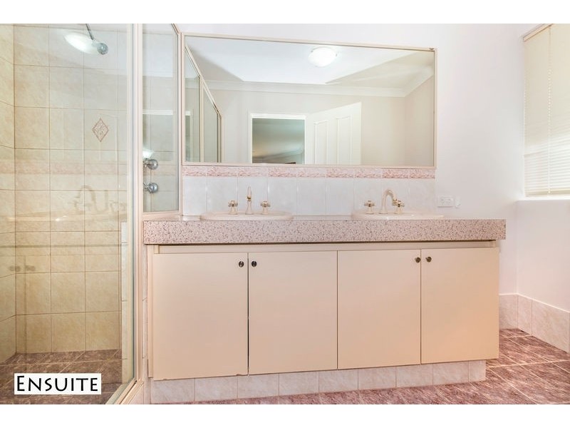 8 Crowther Street, Bayswater WA 6053