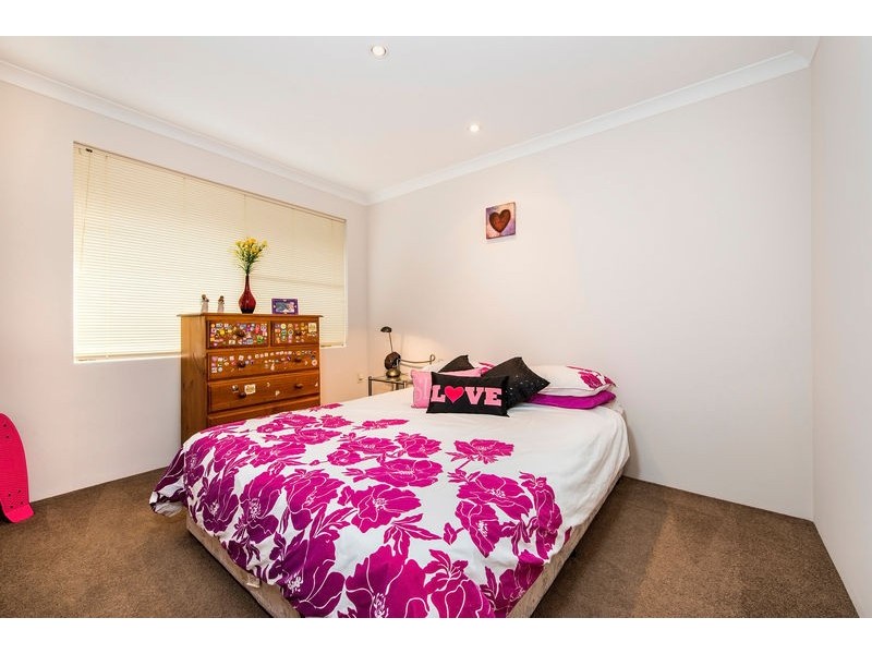 8 Crowther Street, Bayswater WA 6053