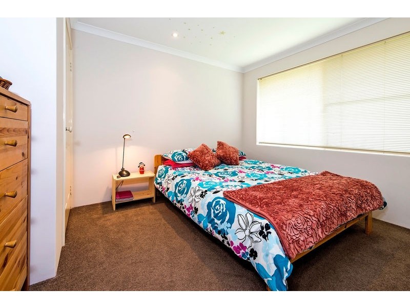 8 Crowther Street, Bayswater WA 6053