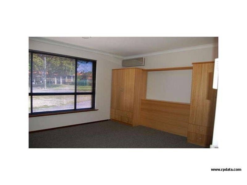 8 Keith Road, Rossmoyne WA 6148