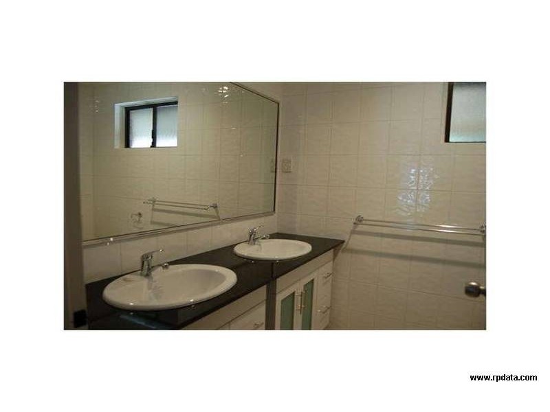 8 Keith Road, Rossmoyne WA 6148