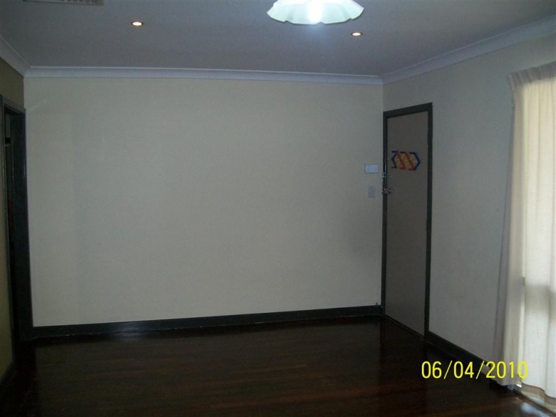 4 Burnham Way, Girrawheen WA 6064