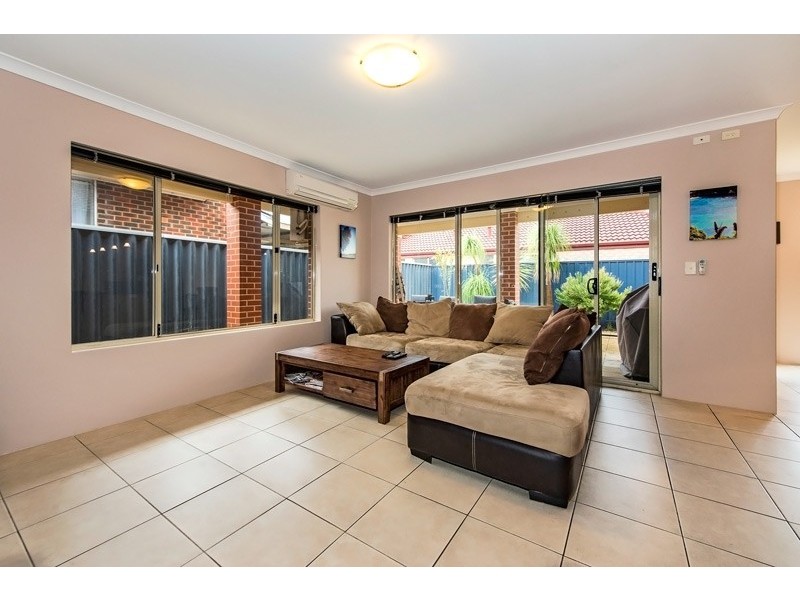 10A Wade Street, Embleton WA 6062