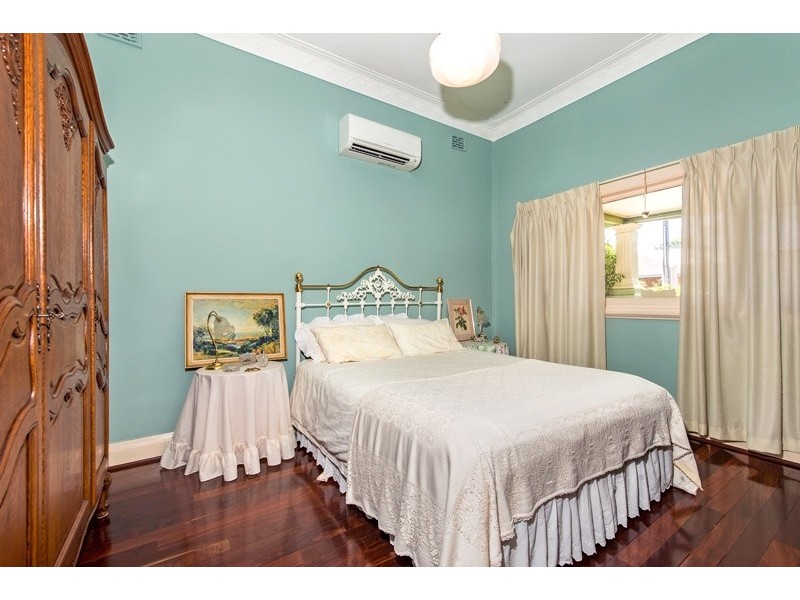 13 Gilbert Street, Bayswater WA 6053