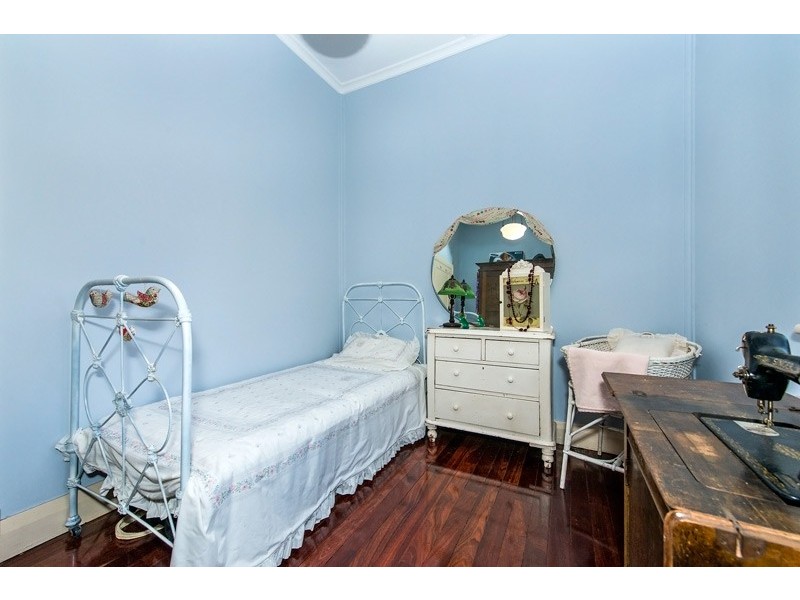 13 Gilbert Street, Bayswater WA 6053