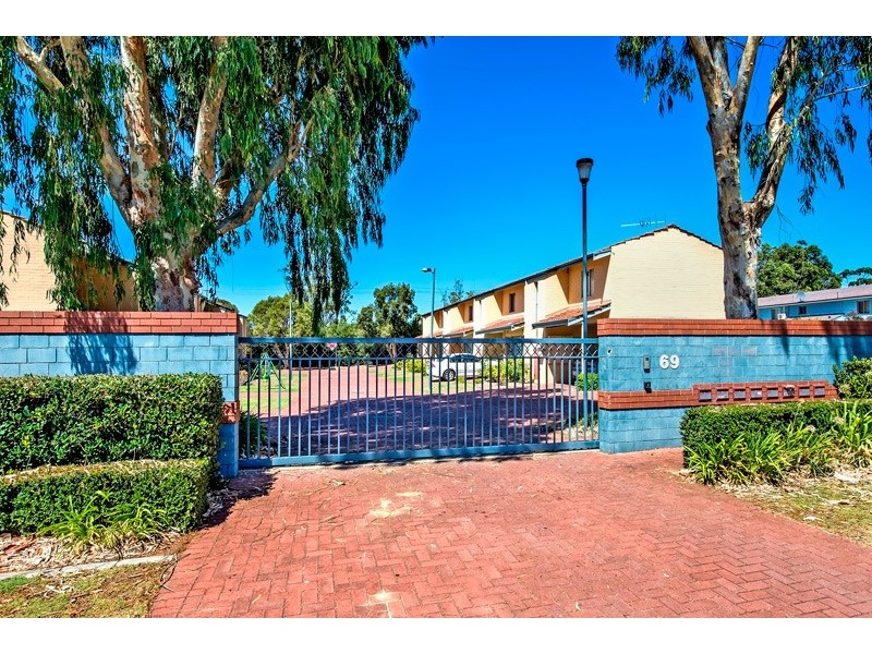 6/69 Tendring Way, Girrawheen WA 6064