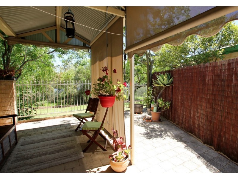 2/7 Toms Court, Bayswater WA 6053