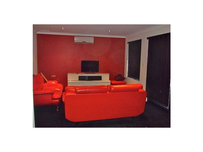 18 Freshwater Promenade, Beechboro WA 6063