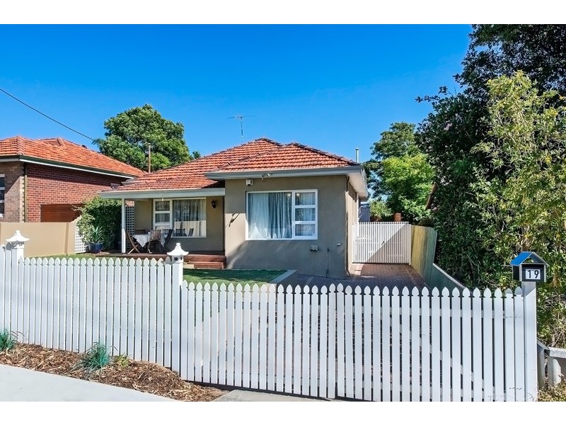 19 Bay View Street, Bayswater WA 6053