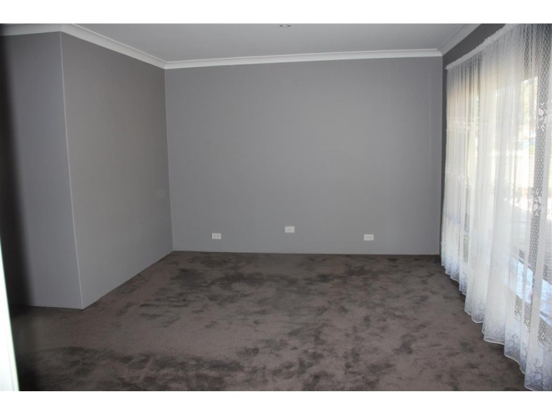 39 Wyperfeld Gdns, Ballajura WA 6066