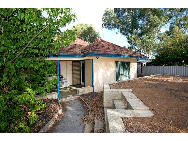 11 Kitchener Avenue, Bayswater WA 6053