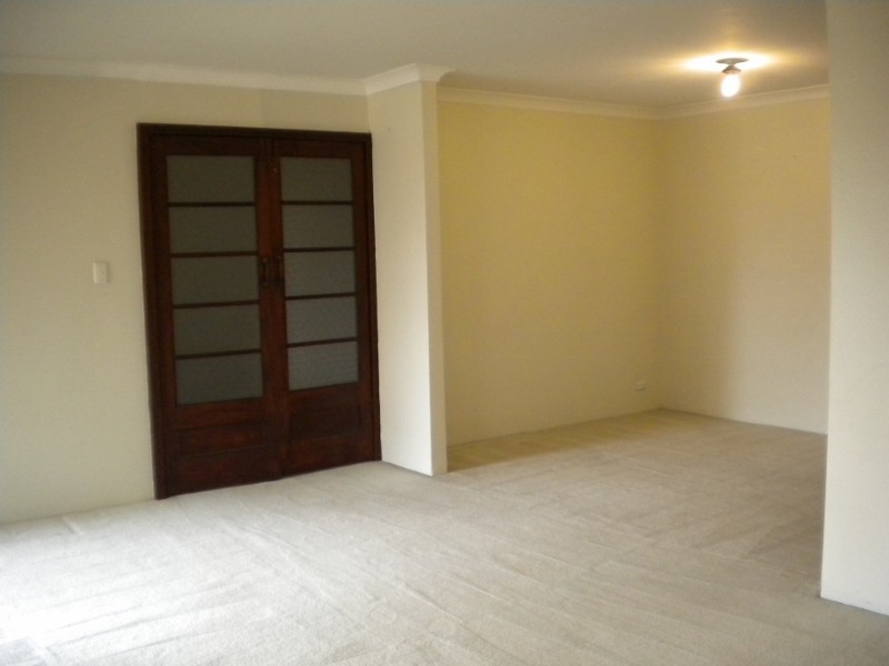 42 Wimbledon Drive, Kingsley WA 6026